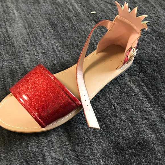 Adorable Fruit-Themed Sparkly Sandals - Pineapple & Strawberry Design - Picture 5 of 7